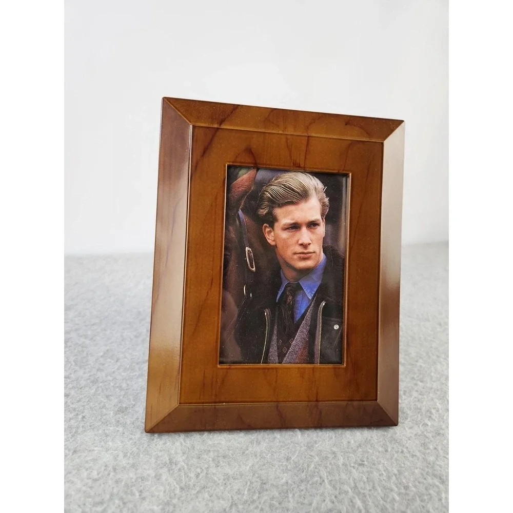 Vintage The Haldon Simulated Wood Picture Frame‎ Fits Picture 4.5x3 ?